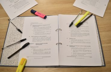 unsplash-yazili-sinav-sureci-sinavlar-belgeler